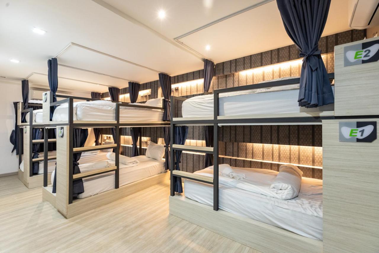 Baan Kun Mhor Hostel บ้านคุณหมอโฮสเทล Bangkok Dış mekan fotoğraf