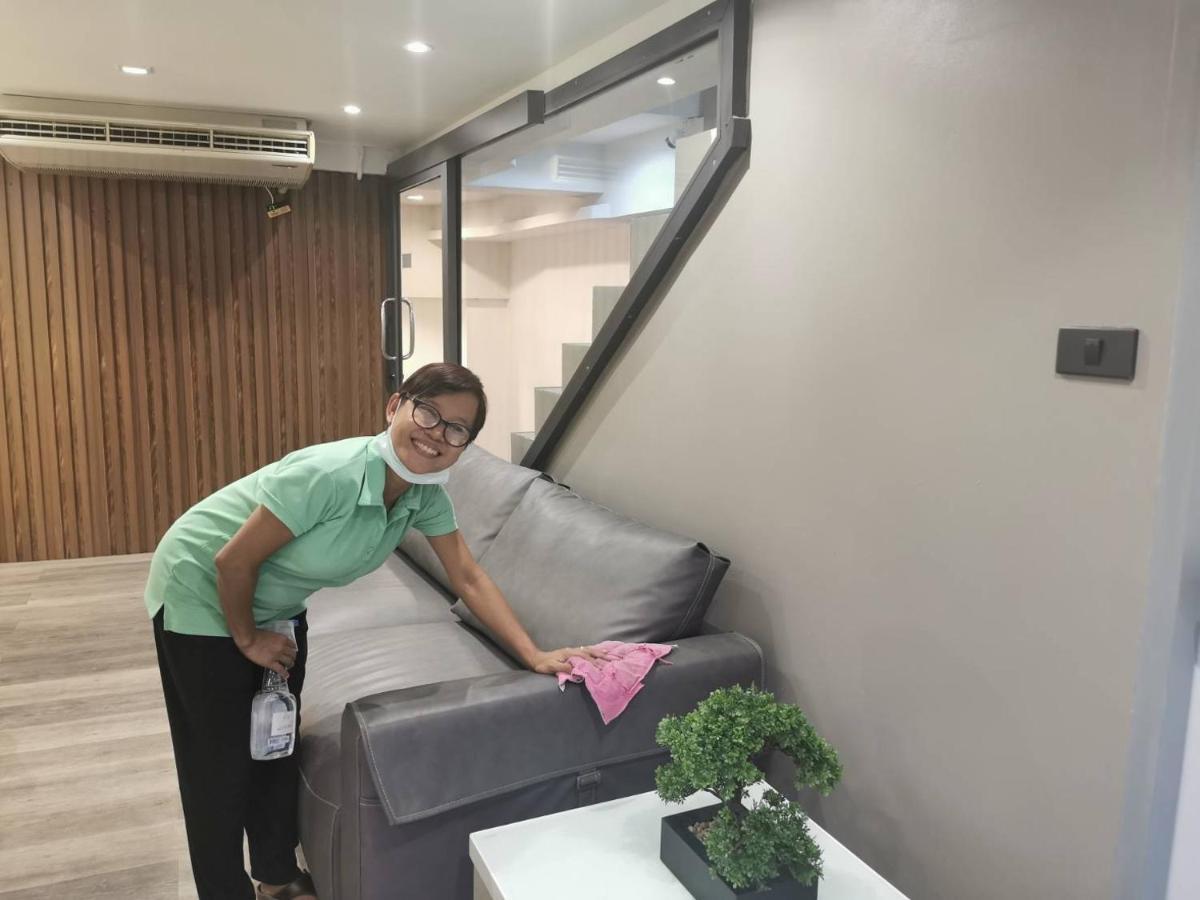 Baan Kun Mhor Hostel บ้านคุณหมอโฮสเทล Bangkok Dış mekan fotoğraf